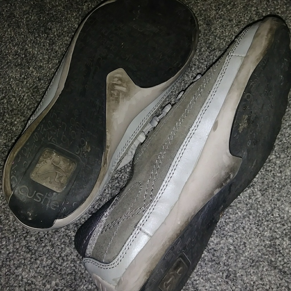 Cushe- size 6- sneakers